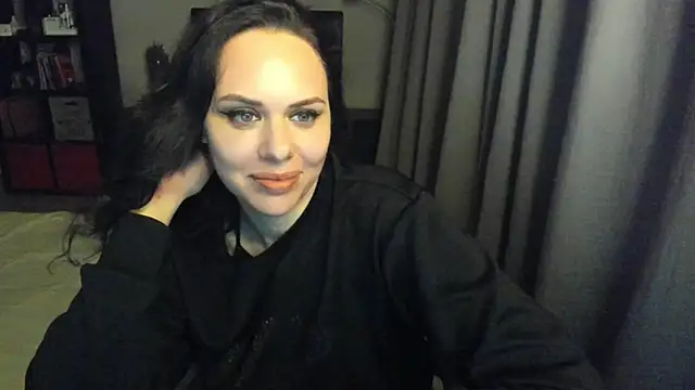 Snapshot of MollyCheiz chatting on 02-07-25, 11:34 MollyCheiz online show from 02-07-25, 11:34