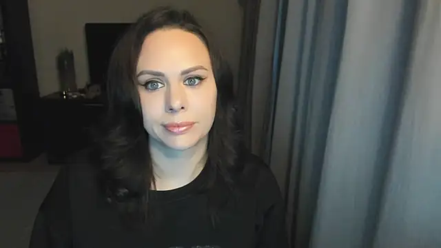 Snapshot of MollyCheiz chatting on 10-27-25, 01:48 MollyCheiz online show from 10-27-25, 01:48