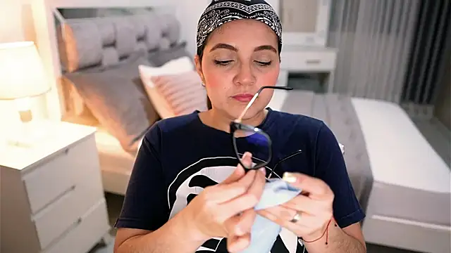 Snapshot of Camilaa_bueno chatting on 10-12-25, 03:27 Camilaa bueno online show from 10-12-25, 03:27