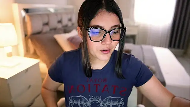 Snapshot of Camilaa_bueno chatting on 11-09-25, 06:06 Camilaa bueno online show from 11-09-25, 06:06