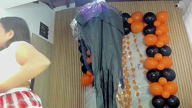 Any topless online show from 10-17-25, 11:02