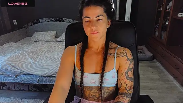 Aria Dl online show from 10-20-25, 07:20