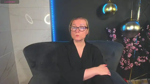 AlexandraKind online show from 01-13-25, 01:56