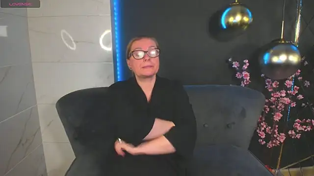 AlexandraKind online show from 01-13-25, 05:01