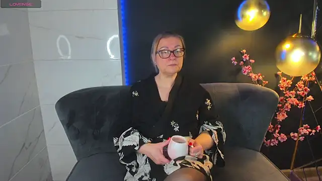 AlexandraKind online show from 01-22-25, 01:32