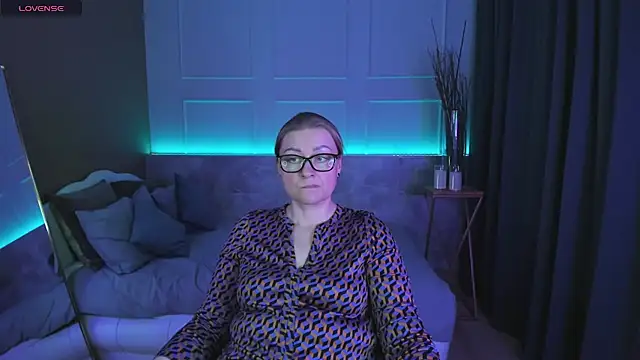 AlexandraKind online show from 02-25-25, 02:47