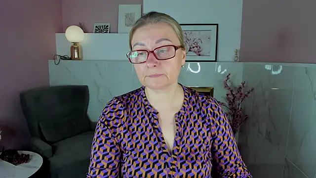 AlexandraKind online show from 10-11-25, 01:42