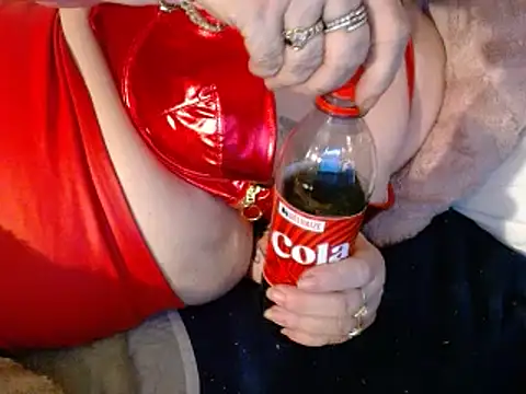 Snapshot of housewife_shantie chatting on 02-20-25, 09:31 housewife shantie online show from 02-20-25, 09:31