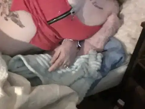 Snapshot of housewife_shantie chatting on 02-27-25, 08:42 housewife shantie online show from 02-27-25, 08:42