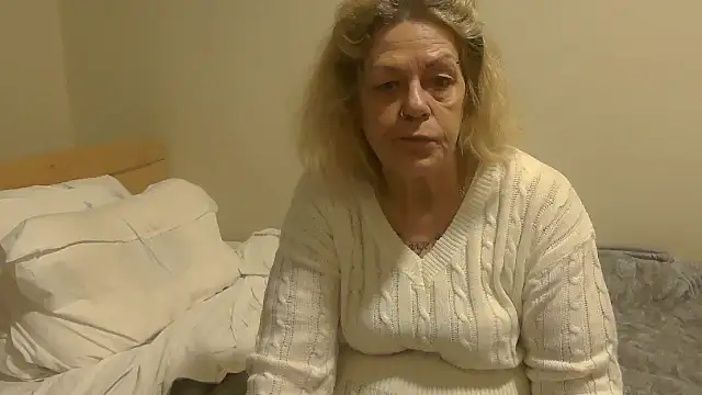 Snapshot of housewife_shantie chatting on 10-11-25, 08:46 housewife shantie online show from 10-11-25, 08:46