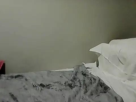 Snapshot of housewife_shantie chatting on 11-01-25, 01:24 housewife shantie online show from 11-01-25, 01:24