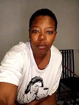 curvyloneah75 online show from 10-18-25, 04:04