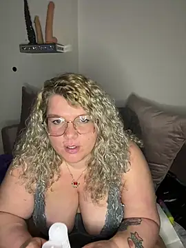 CurvyAnonymousGirl89 online show from 01-24-25, 04:39