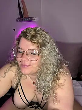 CurvyAnonymousGirl89 online show from 01-26-25, 06:49