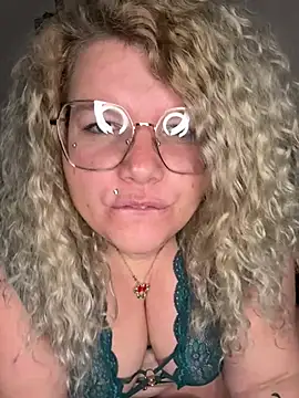 CurvyAnonymousGirl89 online show from 01-30-25, 06:32