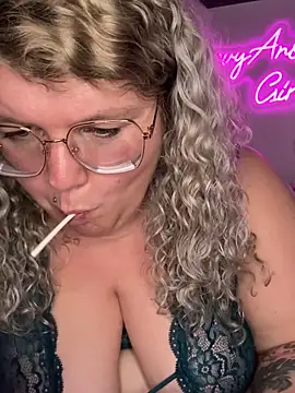 CurvyAnonymousGirl89 online show from 02-28-25, 09:44