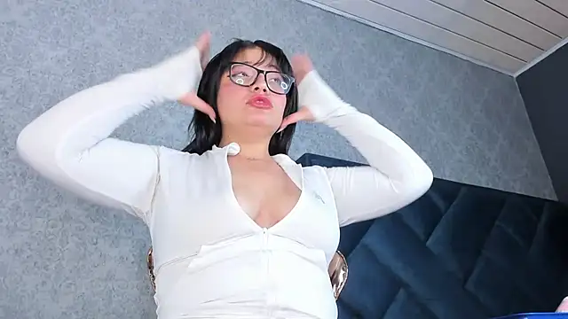 melody hanks online show from 11-17-25, 07:19