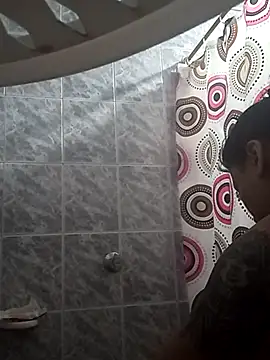 Naomy veracruz  online show from 12-17-25, 09:59