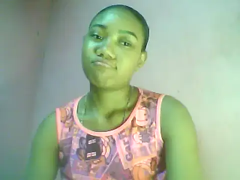 Snapshot of Fariana01 chatting on 12-21-24, 12:42 Fariana01 online show from 12-21-24, 12:42