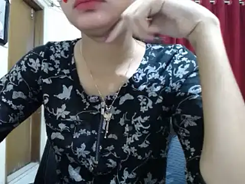 Snapshot of taisina chatting on 02-07-25, 09:04 taisina online show from 02-07-25, 09:04
