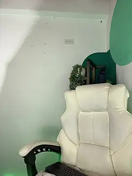 LollaByer online show from 04-12-26, 09:09