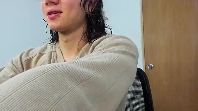 Snapshot of AngelBennet_ chatting on 02-20-25, 03:12 AngelBennet online show from 02-20-25, 03:12