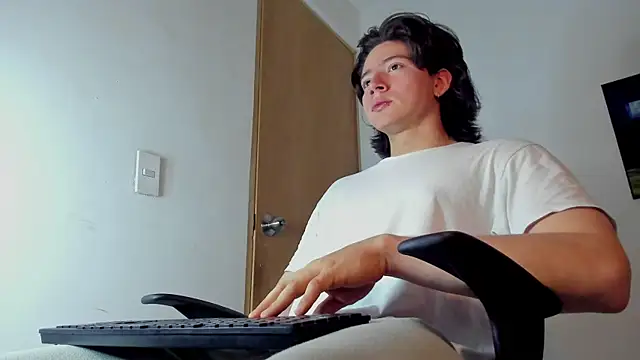 Snapshot of AngelBennet_ chatting on 12-02-25, 10:49 AngelBennet online show from 12-02-25, 10:49