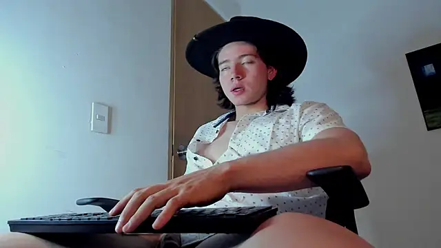 Snapshot of AngelBennet_ chatting on 12-03-25, 11:03 AngelBennet online show from 12-03-25, 11:03