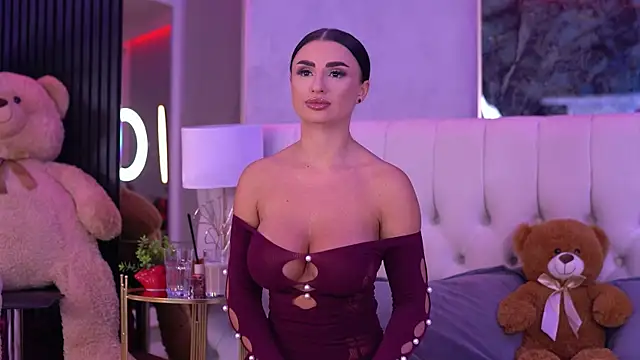 IsabelleHunt online show from 09-25-25, 04:38