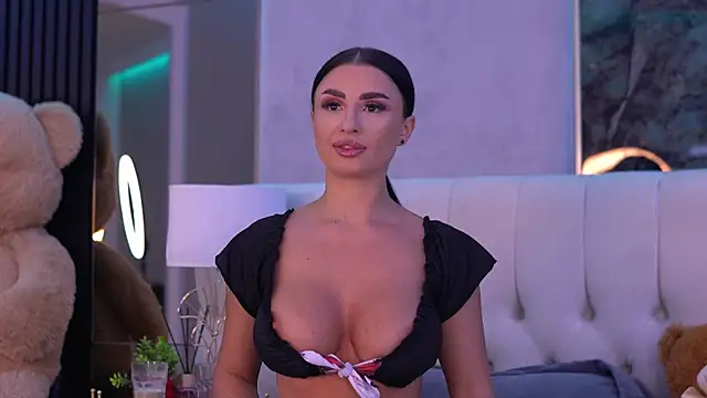 IsabelleHunt online show from 09-27-25, 05:12