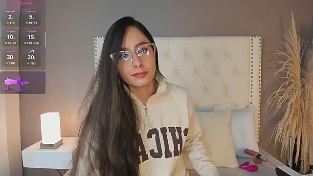 Julia Martinez  online show from 02-02-26, 11:31