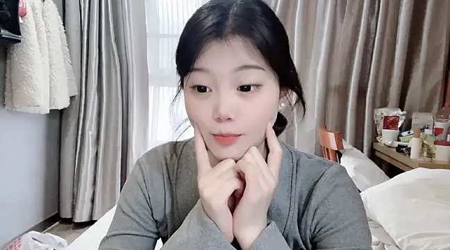 Snapshot of yangyang-1115 chatting on 02-10-25, 09:58 yangyang-1115 online show from 02-10-25, 09:58