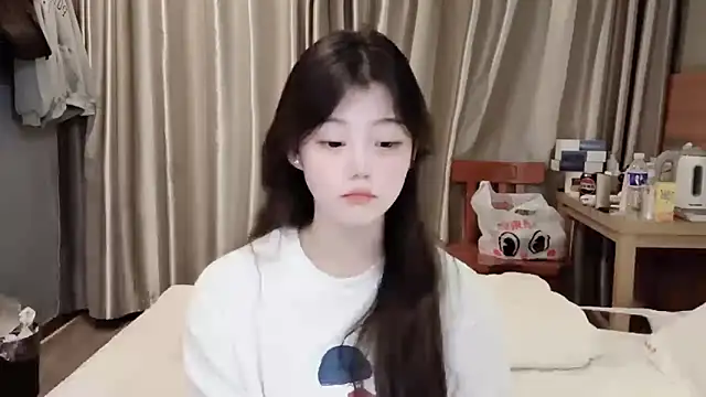 Snapshot of yangyang-1115 chatting on 02-17-25, 12:38 yangyang-1115 online show from 02-17-25, 12:38