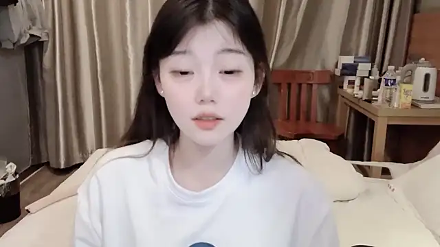 Snapshot of yangyang-1115 chatting on 02-17-25, 03:53 yangyang-1115 online show from 02-17-25, 03:53