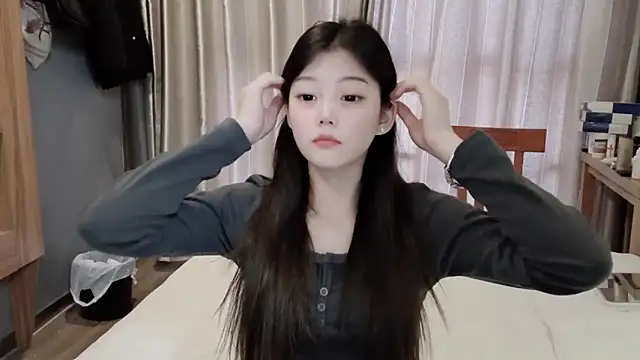 Snapshot of yangyang-1115 chatting on 02-18-25, 08:59 yangyang-1115 online show from 02-18-25, 08:59