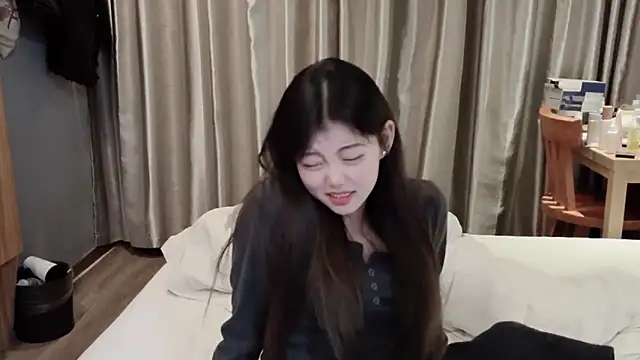 Snapshot of yangyang-1115 chatting on 02-19-25, 04:11 yangyang-1115 online show from 02-19-25, 04:11