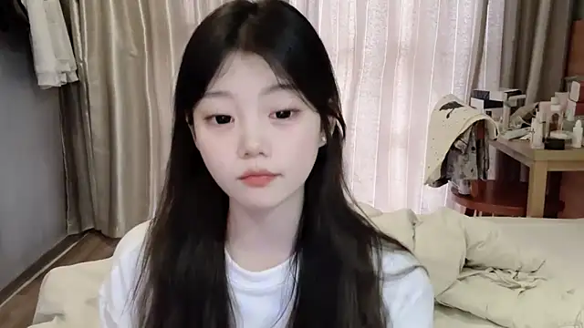 Snapshot of yangyang-1115 chatting on 03-04-25, 04:38 yangyang-1115 online show from 03-04-25, 04:38