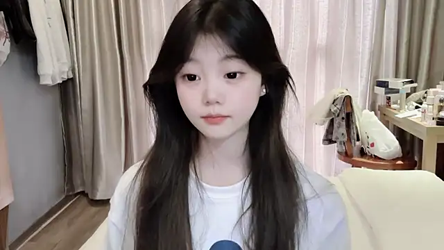 Snapshot of yangyang-1115 chatting on 03-05-25, 07:16 yangyang-1115 online show from 03-05-25, 07:16