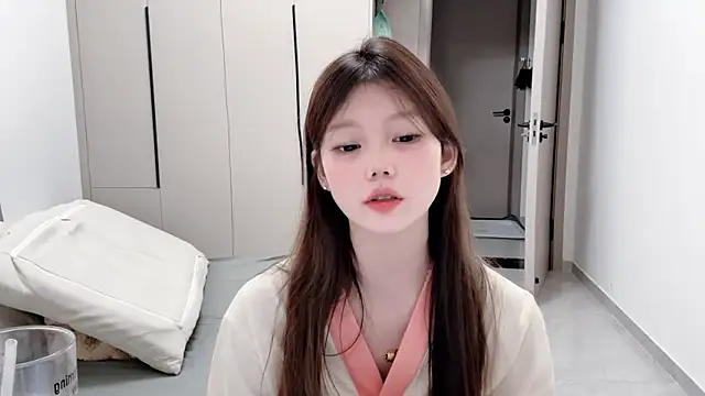 Snapshot of yangyang-1115 chatting on 09-24-25, 04:21 yangyang-1115 online show from 09-24-25, 04:21