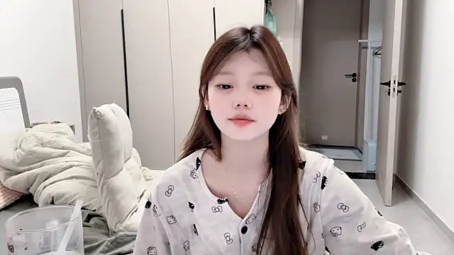 Snapshot of yangyang-1115 chatting on 10-01-25, 04:51 yangyang-1115 online show from 10-01-25, 04:51