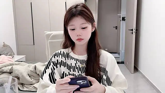 Snapshot of yangyang-1115 chatting on 10-02-25, 05:25 yangyang-1115 online show from 10-02-25, 05:25