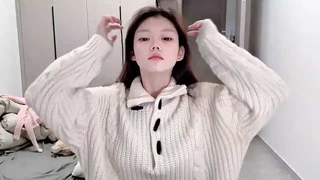 Snapshot of yangyang-1115 chatting on 10-12-25, 05:28 yangyang-1115 online show from 10-12-25, 05:28