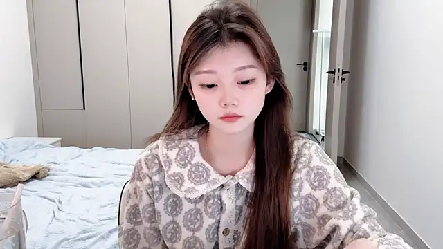 Snapshot of yangyang-1115 chatting on 10-22-25, 05:08 yangyang-1115 online show from 10-22-25, 05:08