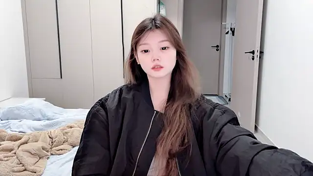 Snapshot of yangyang-1115 chatting on 10-24-25, 04:42 yangyang-1115 online show from 10-24-25, 04:42