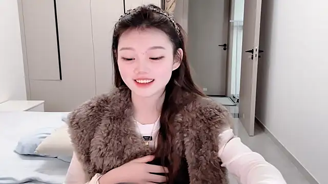 Snapshot of yangyang-1115 chatting on 10-29-25, 04:04 yangyang-1115 online show from 10-29-25, 04:04