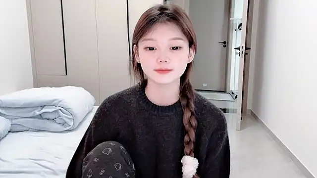 Snapshot of yangyang-1115 chatting on 11-02-25, 04:26 yangyang-1115 online show from 11-02-25, 04:26