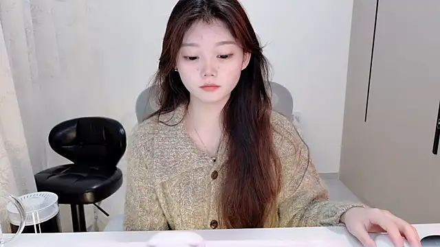 Snapshot of yangyang-1115 chatting on 11-10-25, 05:17 yangyang-1115 online show from 11-10-25, 05:17