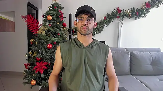 andrewChris  online show from 12-20-24, 06:13