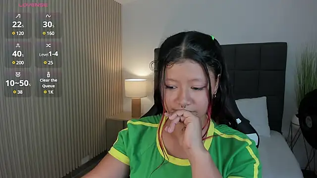 Snapshot of aurora_johnson_ chatting on 01-04-25, 07:34 aurora johnson online show from 01-04-25, 07:34