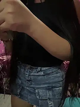 Snapshot of Velyn_18 chatting on 12-17-25, 08:59 Velyn 18 online show from 12-17-25, 08:59